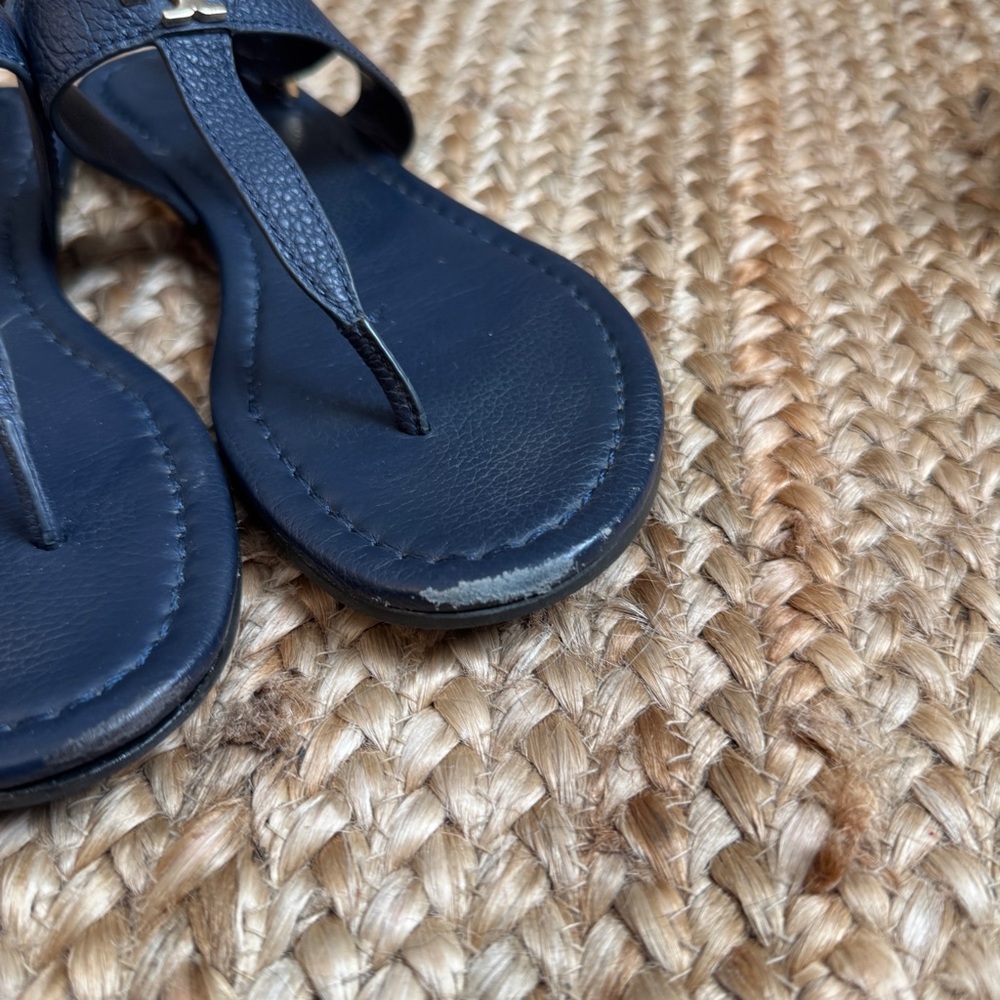 Tory Burch 8M Blue Leather T Strap Sandal Flats Shoes Pebbled - Picture 5 of 7
